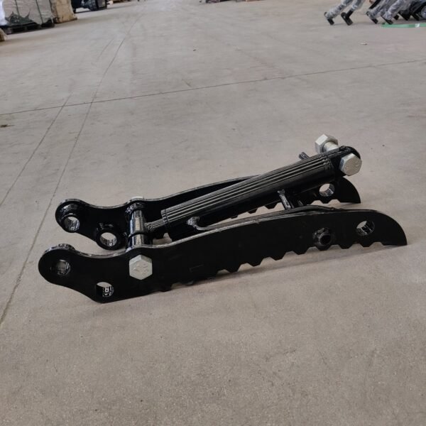 Budget-Style-Hydraulic-Thumb-Clip2-scaled-1-1.jpg