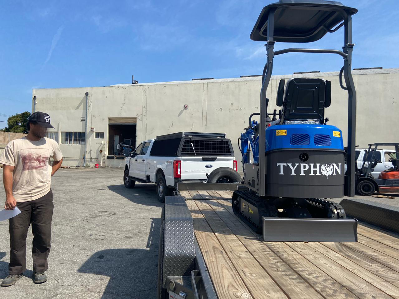 Client machine photo at delivery location