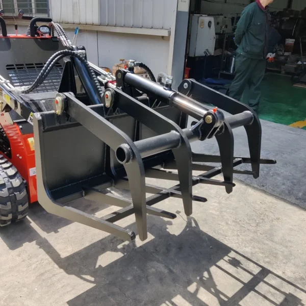 Skid-Steer-Loader-Grappler-Grapple-Grabber-Attachment-USA3.webp
