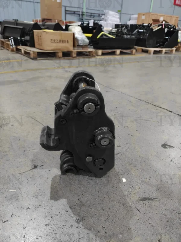 TYPHON-2.5-Ton-Mini-Excavator-Attachment5.webp