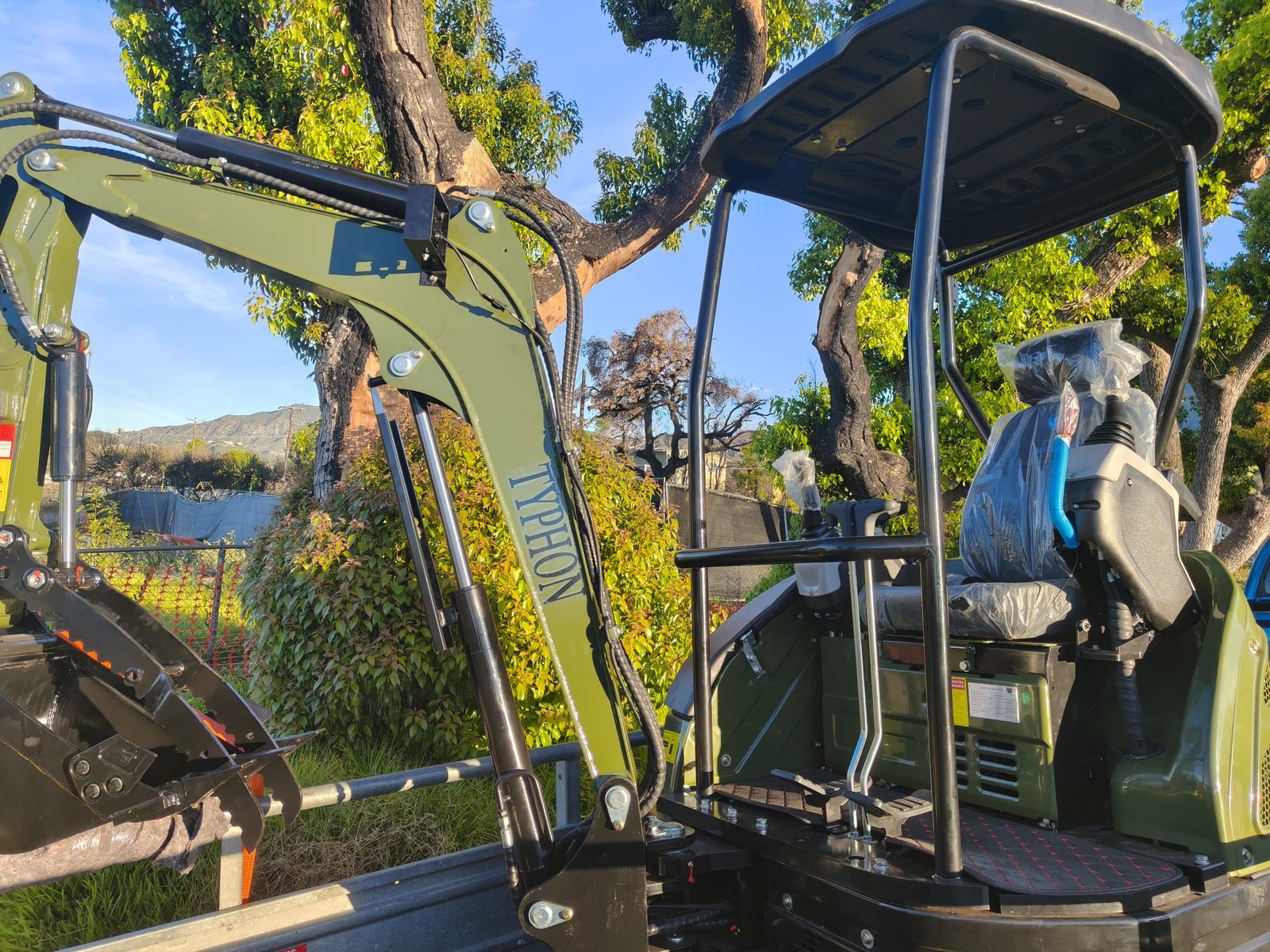 Client compact machine for outdoor work